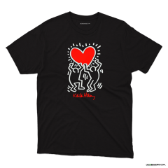 Camiseta Keith Haring, Un par con corazón